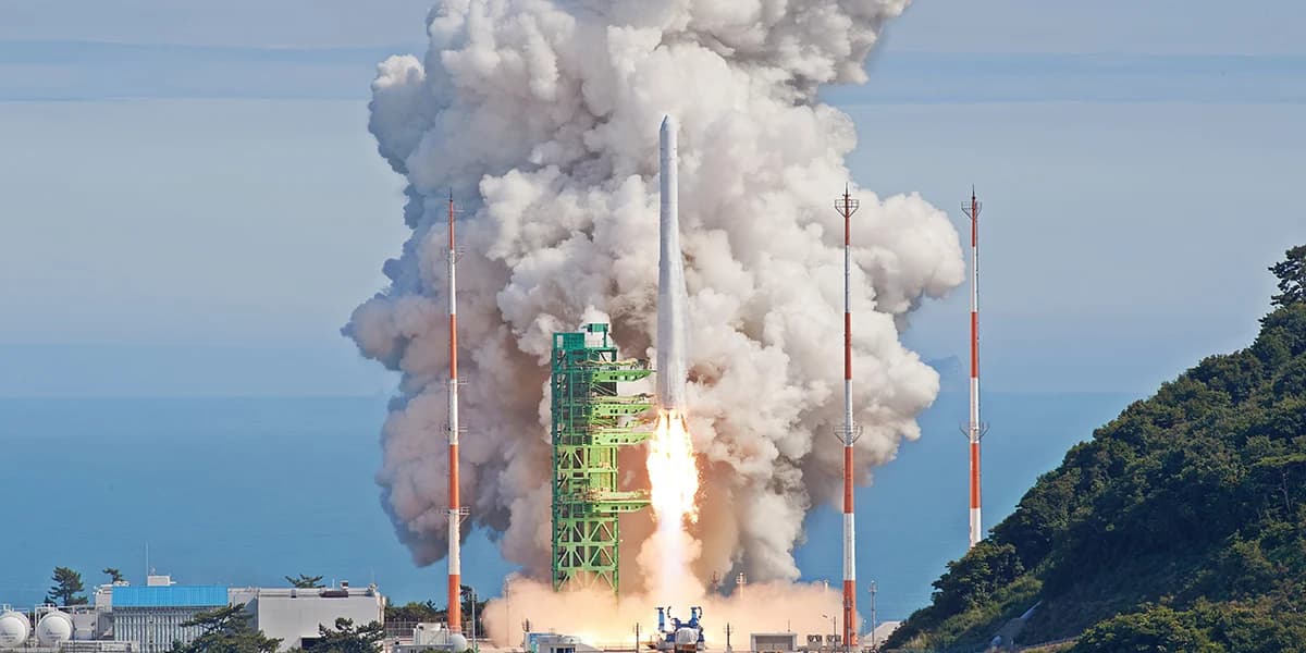 Nuri launching from Naro Space Center; historical Hanwha / KARI programme photograph
